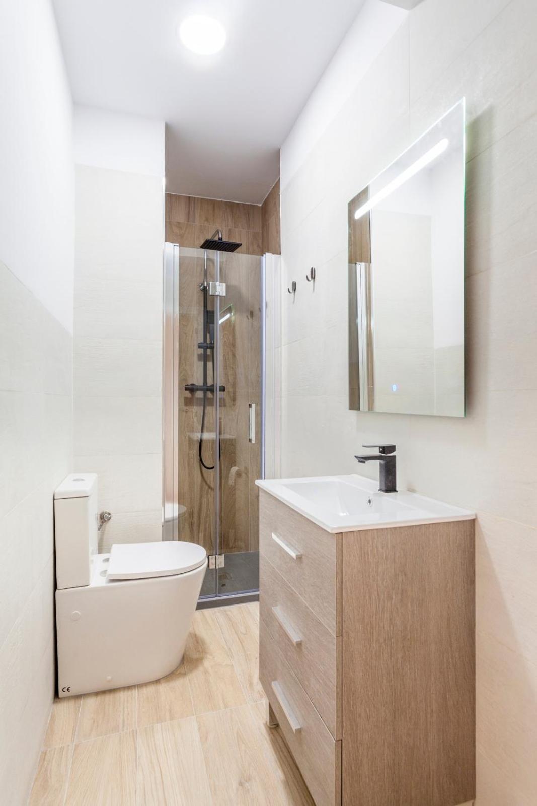 Modern Flat By Mercado Central In Ciutat Vella บาเลนเซีย ภายนอก รูปภาพ